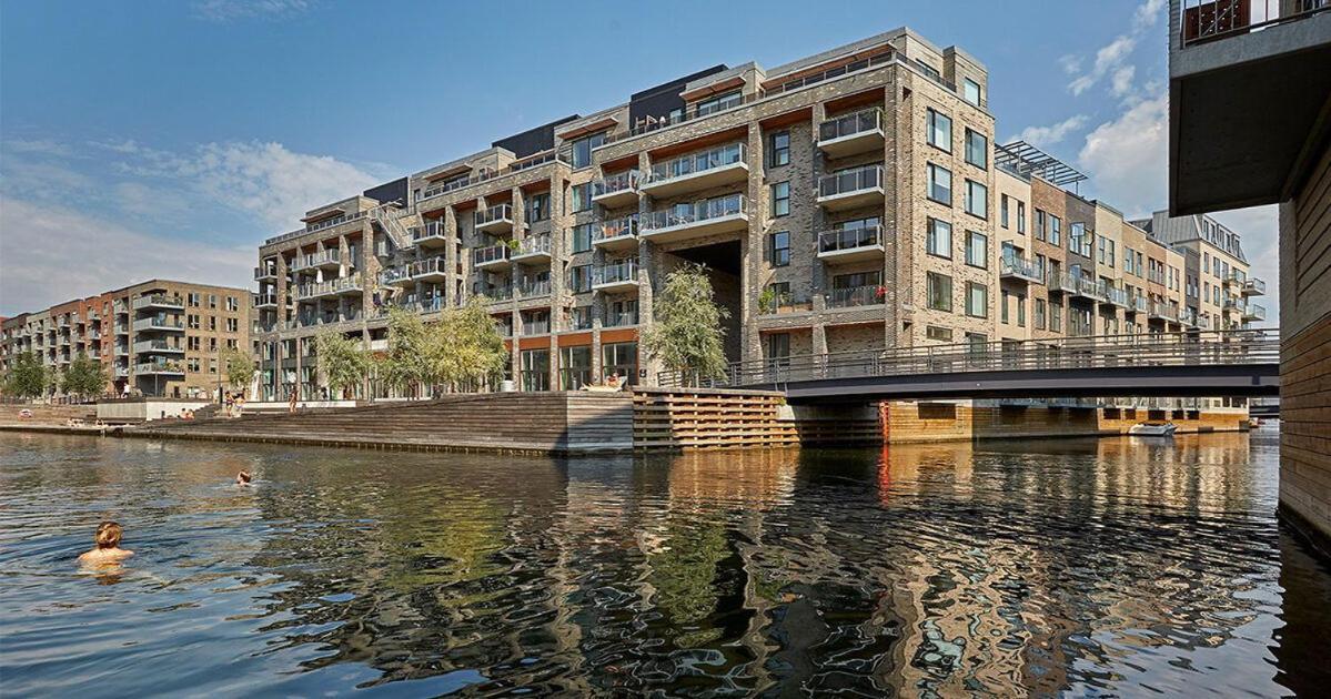 Two Storey Beautiful Location In * Kopenhagen